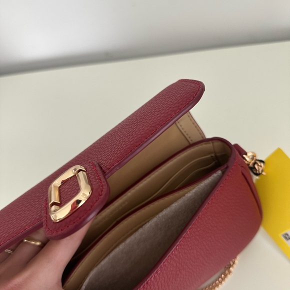 Marc Jacobs Wine Red Crossbody Bag with Gold Chain Strap - Picture 4 of 6